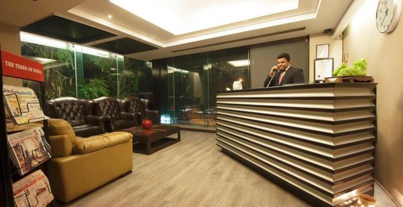 The Madison Hotel New Delhi Exterior photo