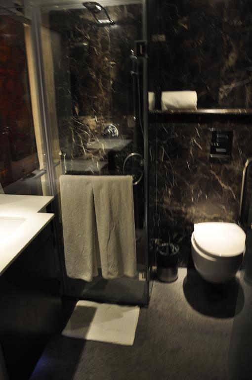 The Madison Hotel New Delhi Room photo